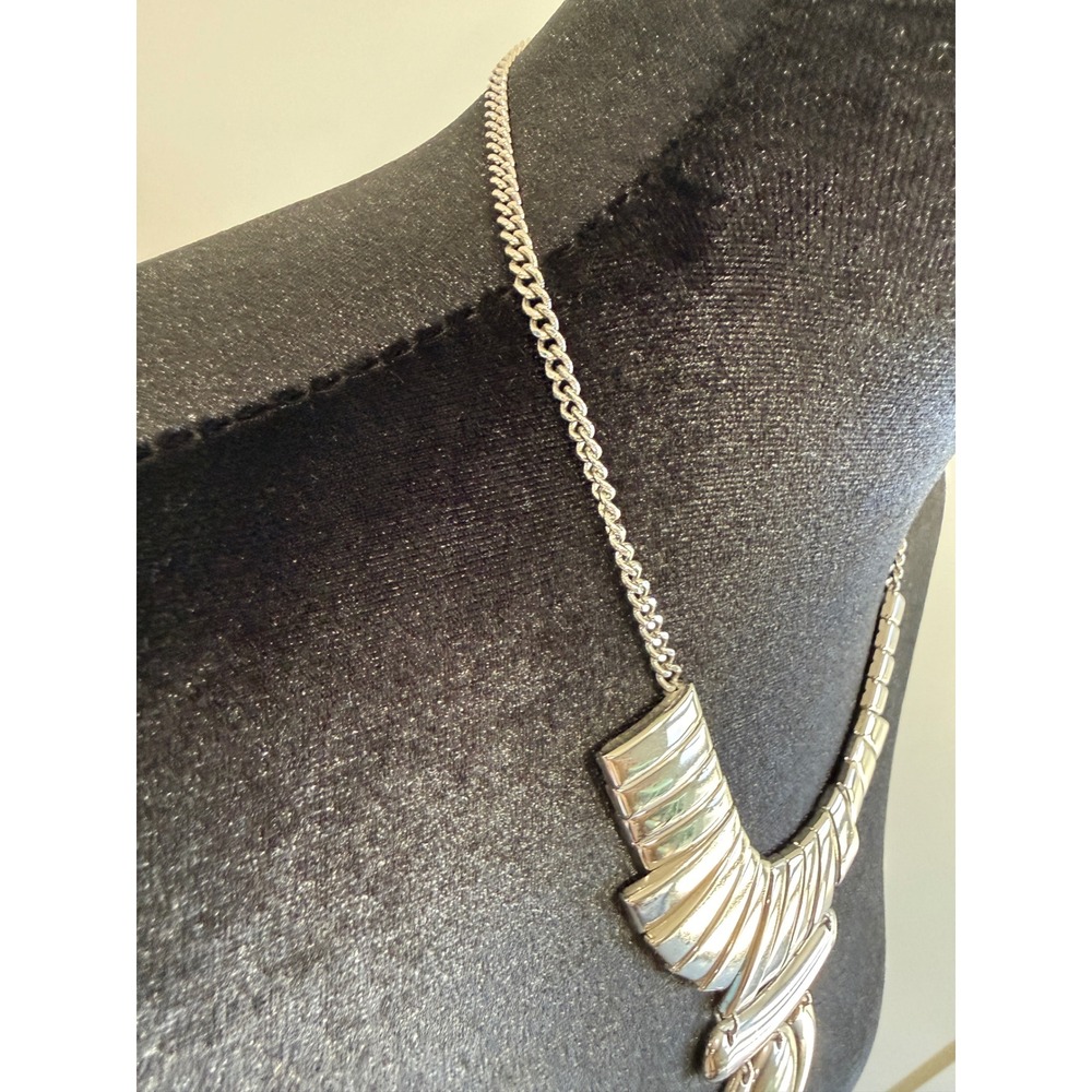 Vintage Silver Tone Geometric Statement Necklace Ribbed Collar Pendant Jewelry - Picture 4 of 5